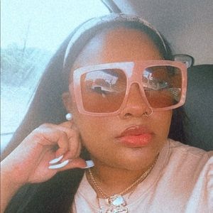 Meet your Posher, Tasia